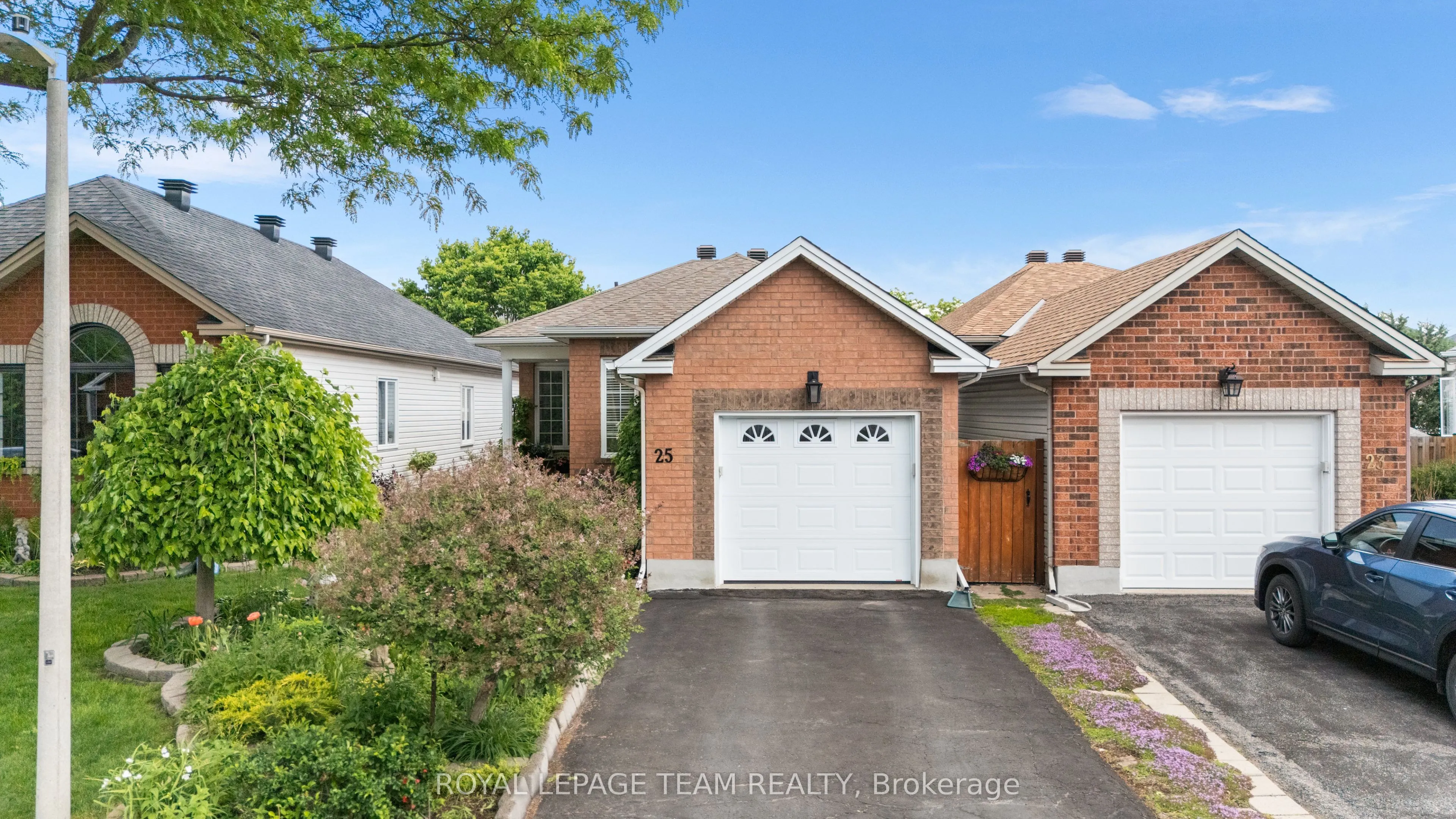 25 Trump Avenue, ON K2C 4A7