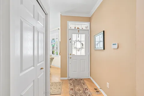 25 Trump Avenue, ON K2C 4A7