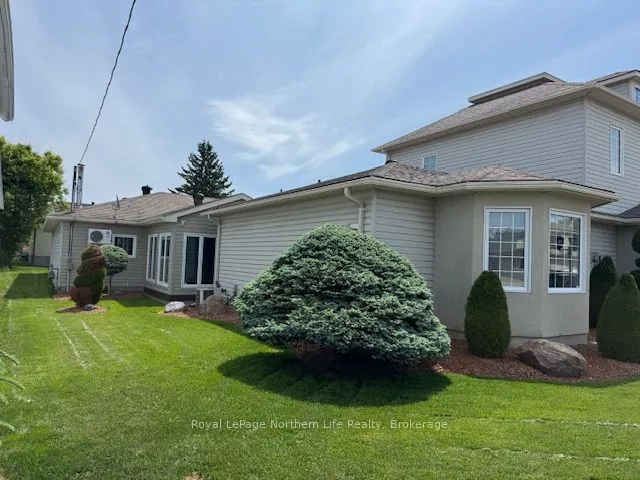 218 Nipissing Street, ON P2B 1K3