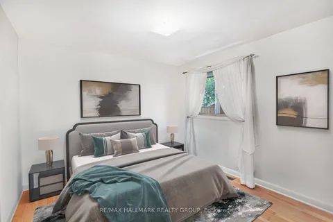1036 Gill Avenue, ON K1G 2R3