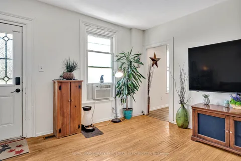 526 Rogers Street, ON K9H 1X2