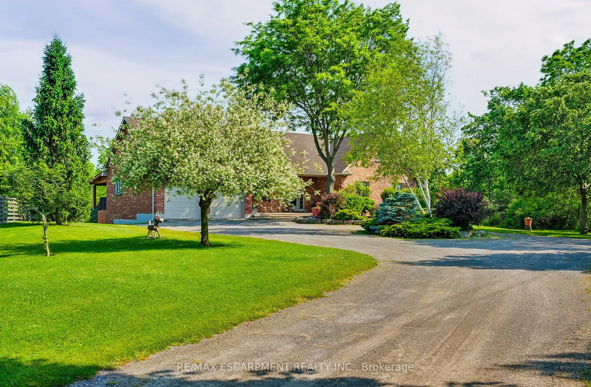 690 York Road, ON L9H 5X1