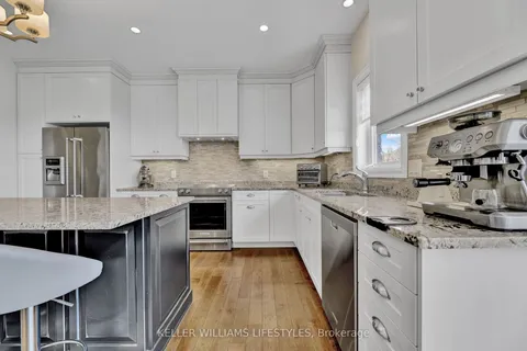 2348 MEADOWLANDS Way, ON N6G 5L8