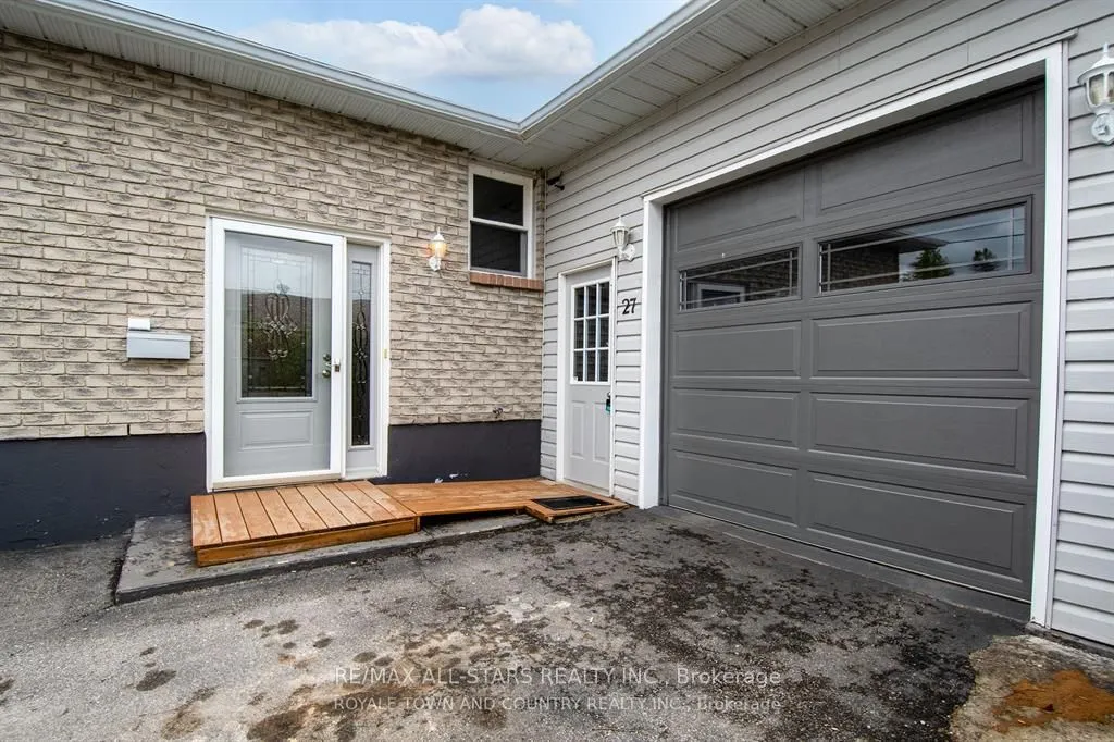 27 Hillside Drive, ON K9V 1A3