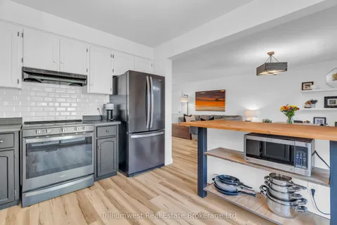 32 Waxwing Crescent, ON N1C 1E1