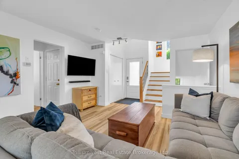 32 Waxwing Crescent, ON N1C 1E1