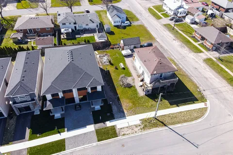 162 Louise Street, ON L3B 5H2