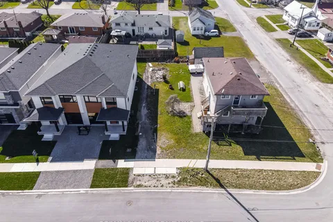 162 Louise Street, ON L3B 5H2