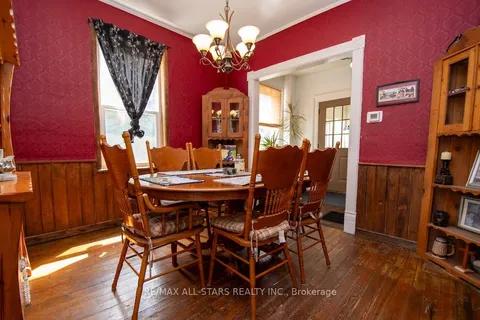 132 King Street, ON K0M 2T0