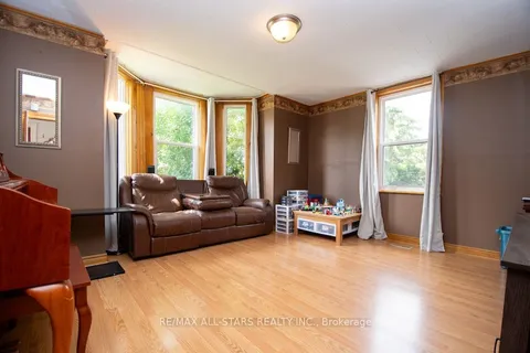 132 King Street, ON K0M 2T0