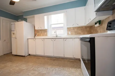 132 King Street, ON K0M 2T0