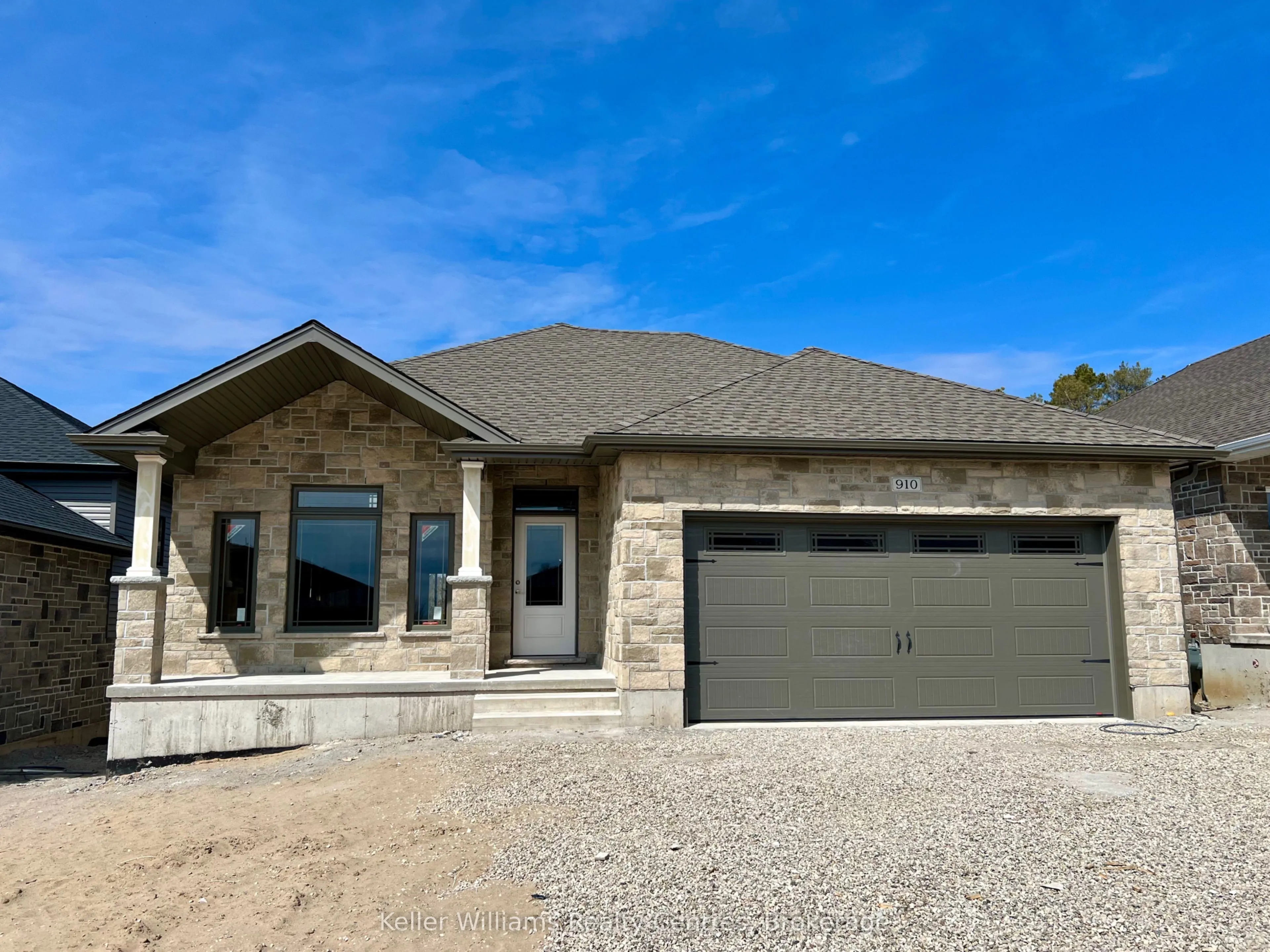 910 13TH Street, ON N4N 3B8