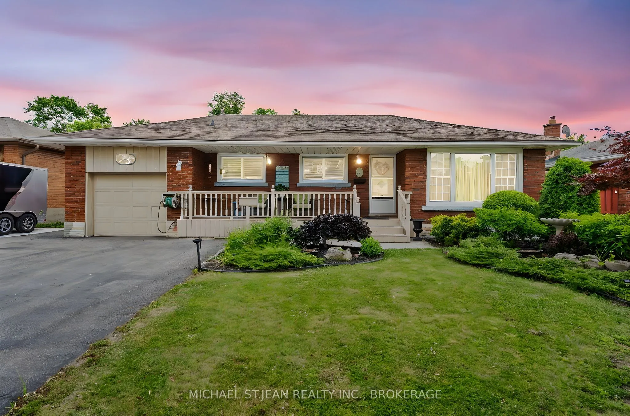 3 McNab Drive, ON L3C 2M7