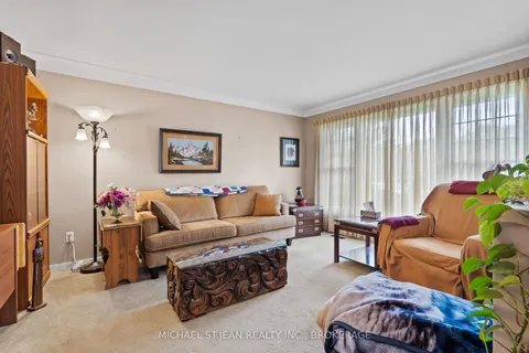 3 McNab Drive, ON L3C 2M7