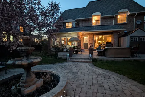 211 Merritt Street, ON L3C 4T8