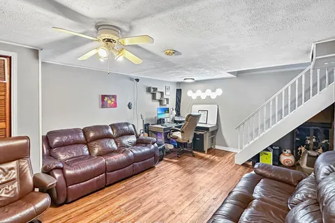 7 Acton Crescent, ON N6E 1W6
