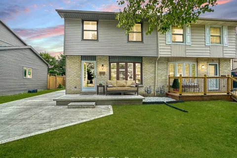 7 Acton Crescent, ON N6E 1W6