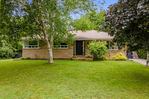 16 Carberry Street, ON N0B 1T0