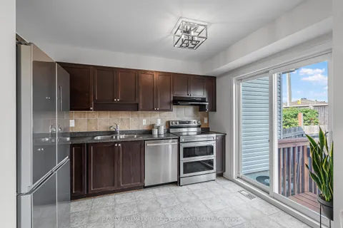 304 Brigitta Street, Kanata, ON K2S 0H8