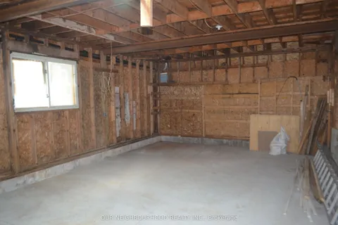 162 Dundas Street, ON K8N 1C8