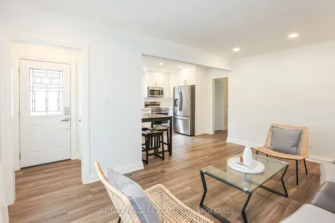 261 Vine Street, ON L2M 4T2