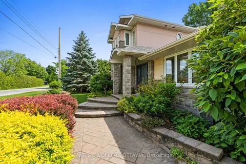 24 Doris Avenue, ON K1T 3W8
