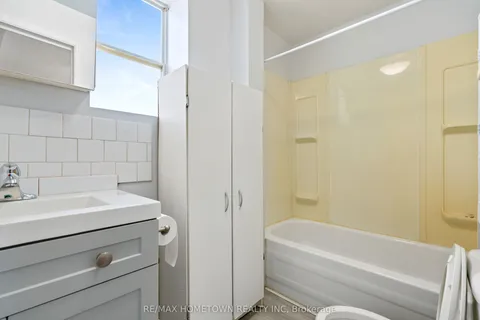 256 Ann Street, ON K0E 1T0