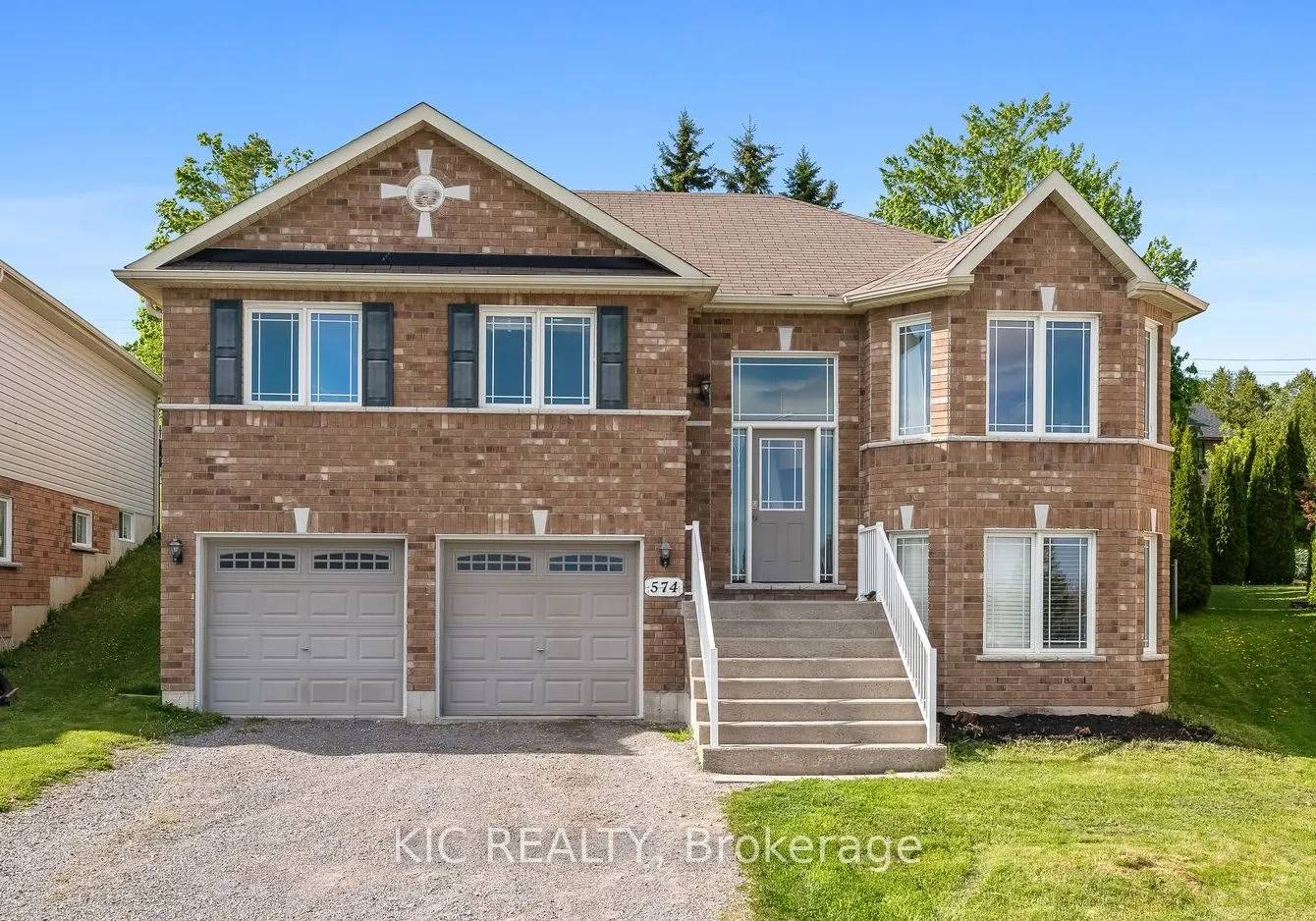 574 Clancy Crescent, ON K9K 2S2