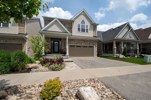 10 Silverbrook Avenue, ON K9V 0L9