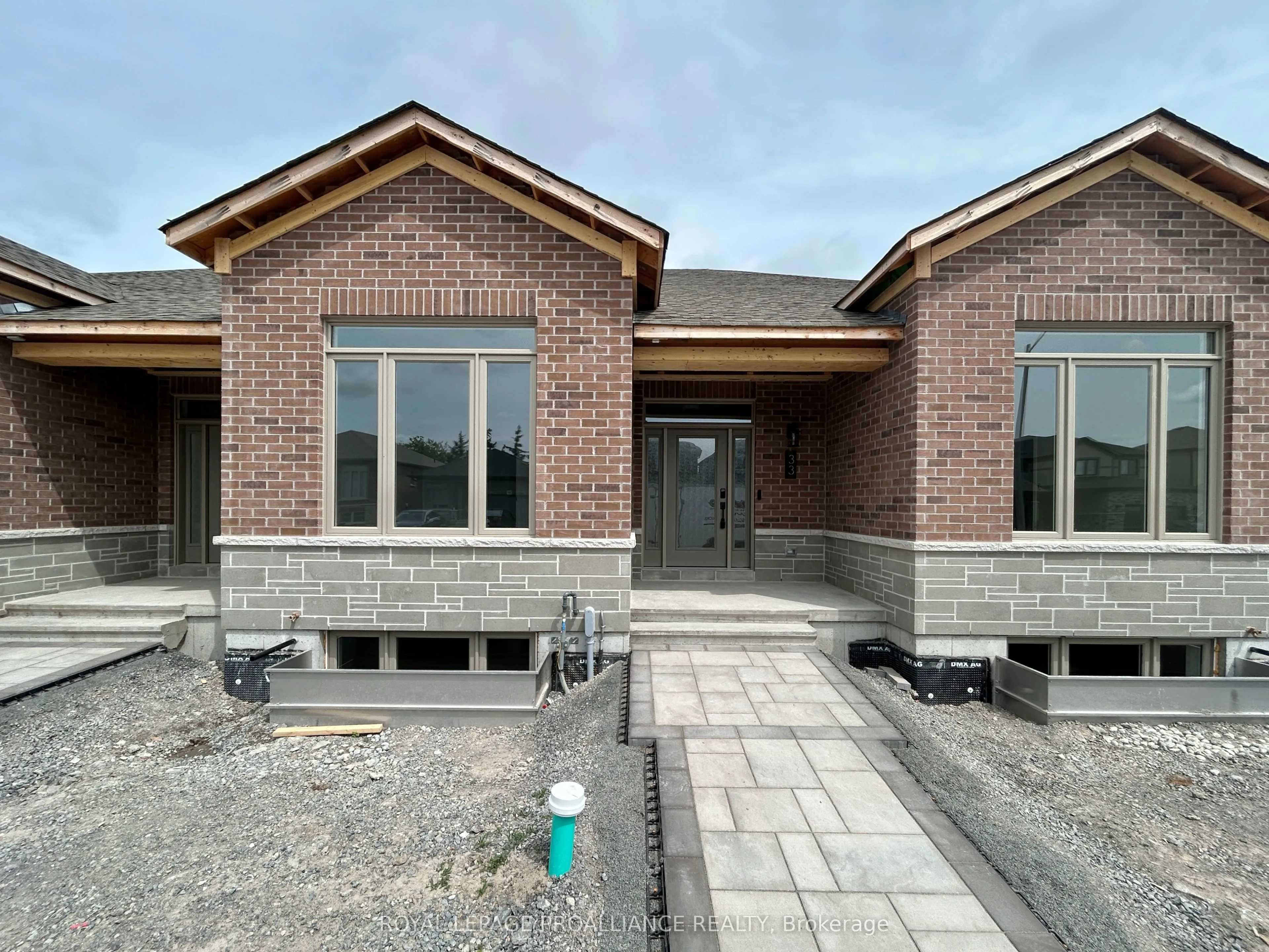 33 Athabaska Drive, ON K8N 0T1
