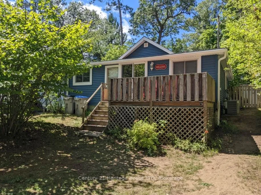 29 Elmwood Avenue, Lambton Shores, ON L0S 1E4