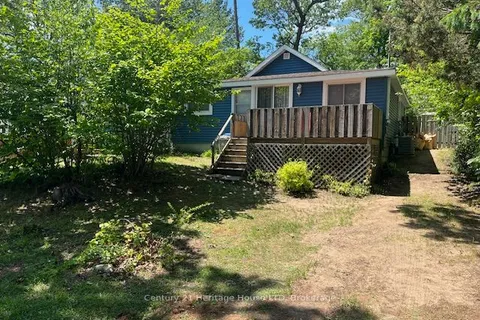 29 Elmwood Avenue, Lambton Shores, ON L0S 1E4