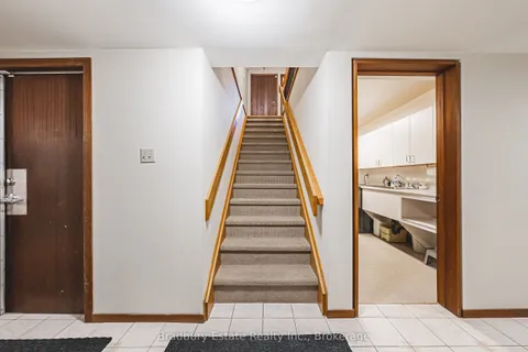 128 Bunker Hill Drive, Hamilton, ON L8K 5X5