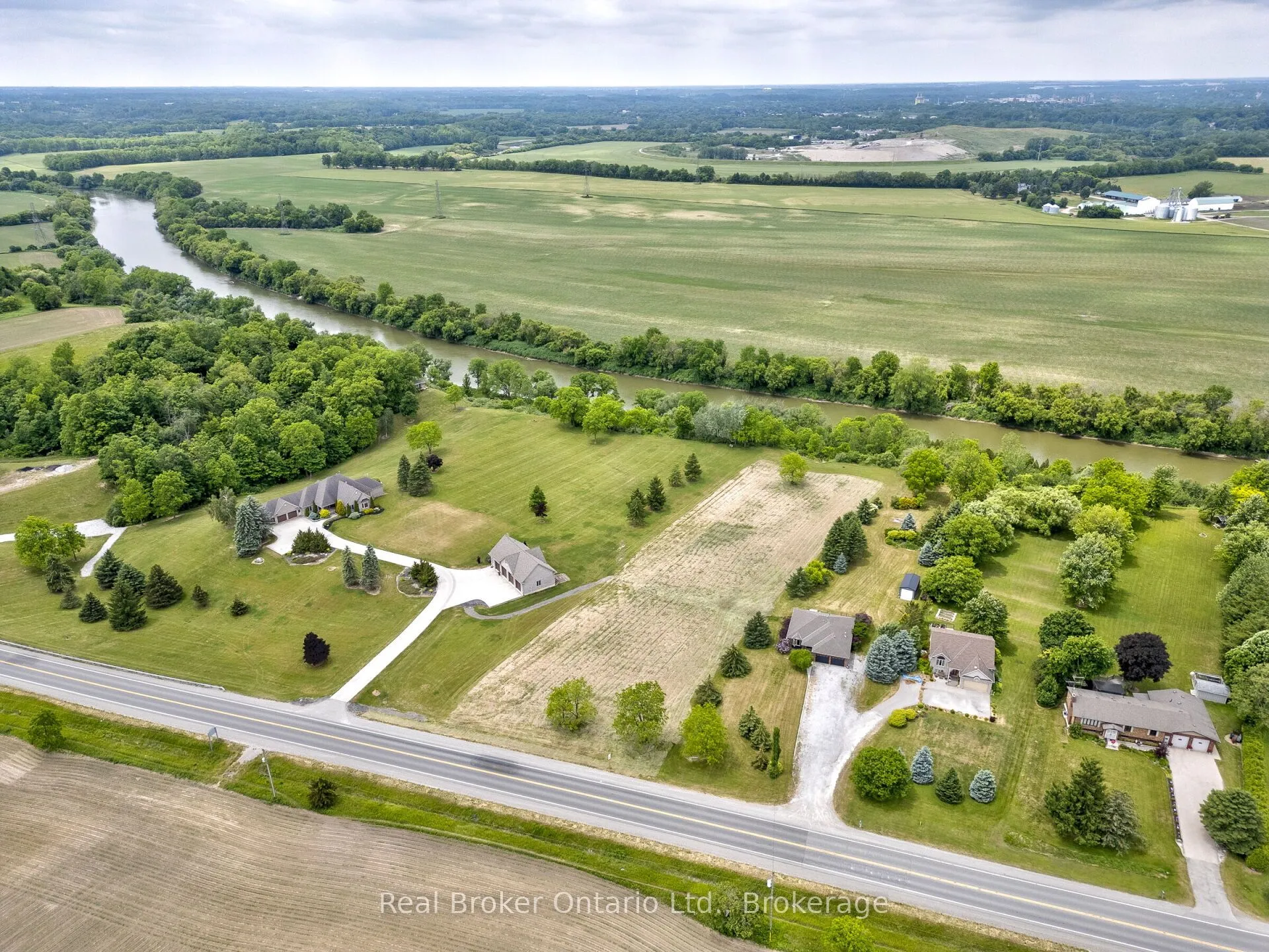 307 Brant County 18 Road, ON N3T 5L9
