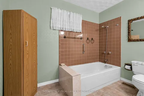 224 Danis Avenue, ON K6H 5E7