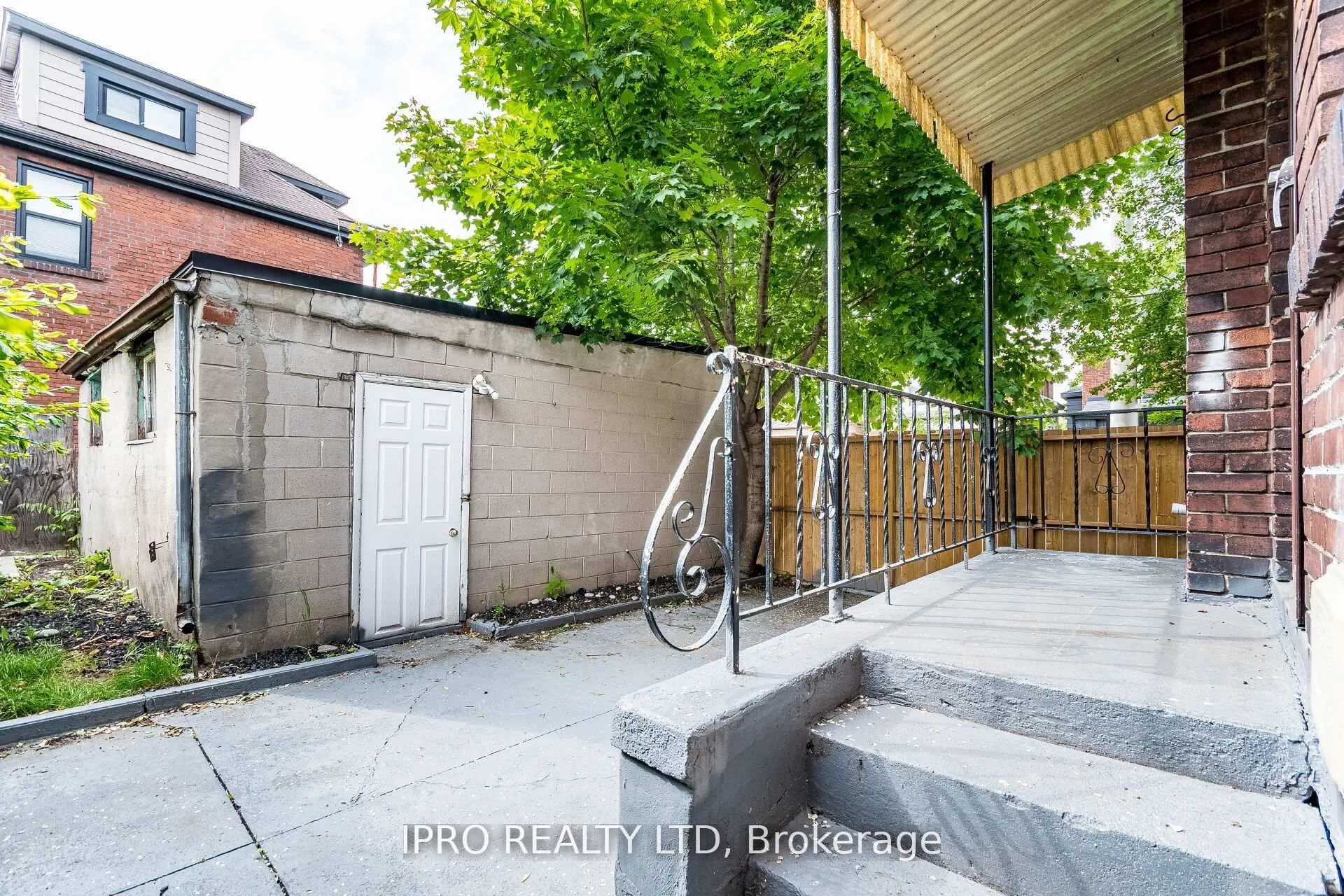 35 Chestnut Avenue, Hamilton, ON L8L 6K5
