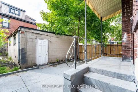 35 Chestnut Avenue, Hamilton, ON L8L 6K5