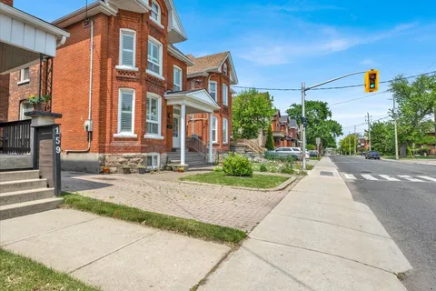 161 Wentworth Street, ON L8L 5V6