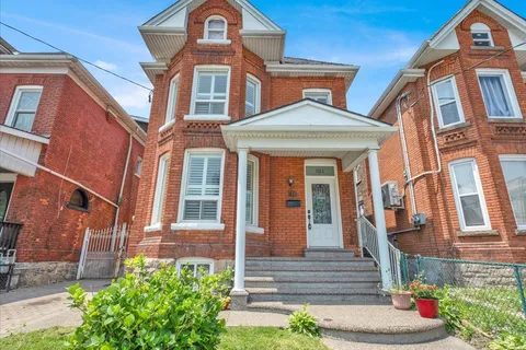 161 Wentworth Street, ON L8L 5V6