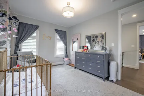 4 Lockman Drive, Hamilton, ON L9K 0C1