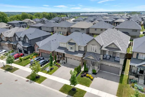 25 Vic Chambers Place, ON N3L 3Z9