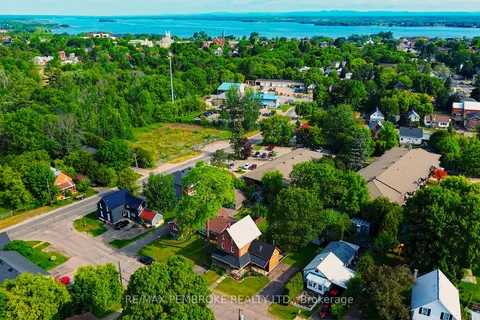 111 Hunter Street, ON K8A 2N6