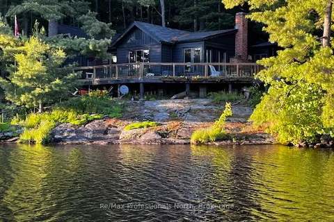 61 Island 26LM Island, Gravenhurst, ON P1P 1R2