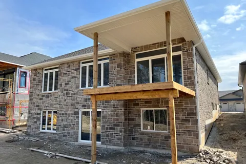 914 13TH Street, ON N4N 3B8