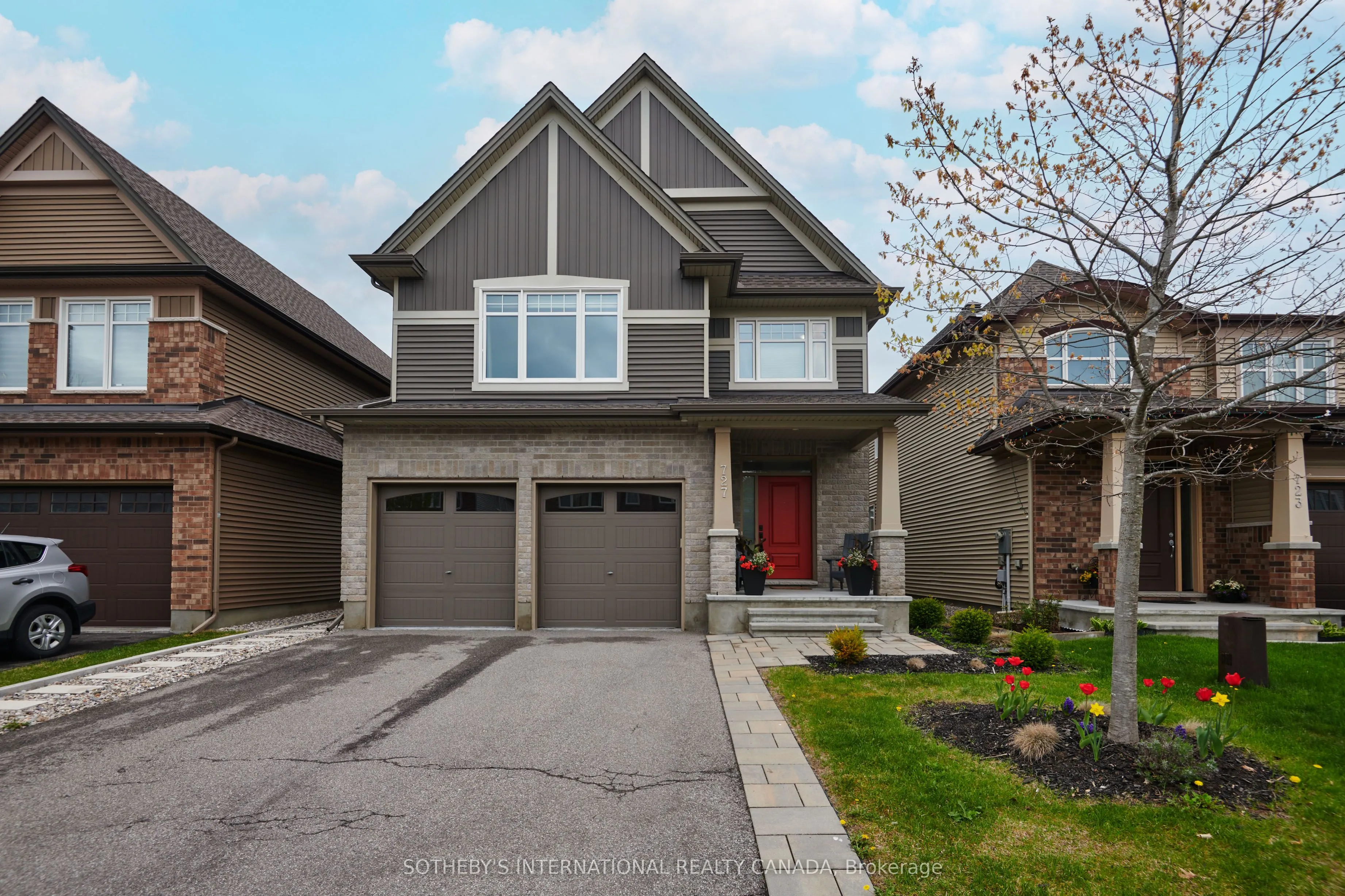 727 Bunchberry Way, Blossom Park - Airport and Area, ON K1T 3T8
