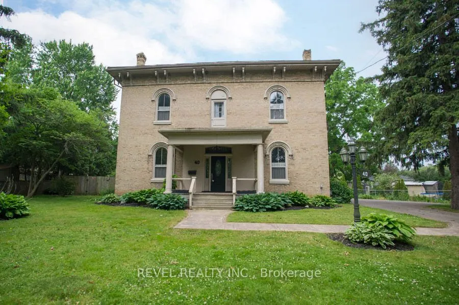 40 Oakhill Drive, Brantford, ON N3T 1R1
