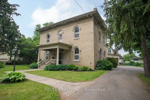 40 Oakhill Drive, Brantford, ON N3T 1R1
