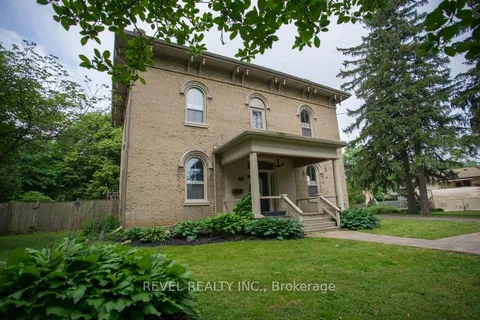 40 Oakhill Drive, Brantford, ON N3T 1R1