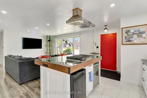 30 Radford Avenue, Cambridge, ON N1R 5L7