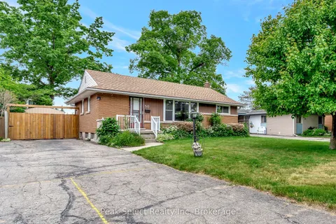 30 Radford Avenue, Cambridge, ON N1R 5L7